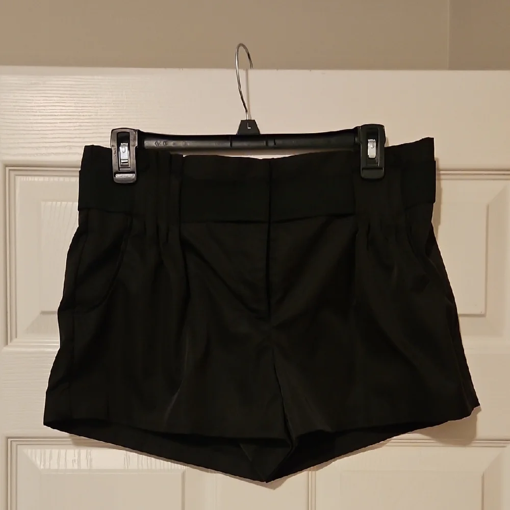 Jennifer Lopez paperbag waist tuxedo shorts
